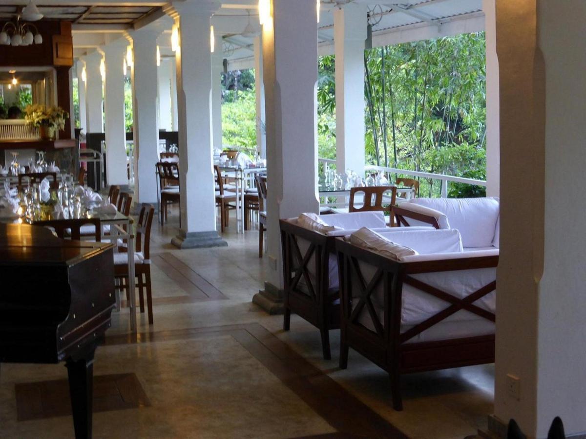 Forest Edge Hotel Ginigathena 외부 사진